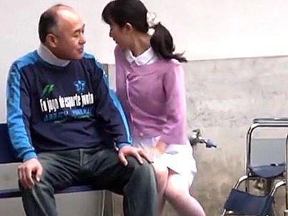 ＜車椅子患者！＞「まじか？」車椅子患者と隠れてナースが・・・エロ交尾発展シチャウゾ(無料エロ動画)