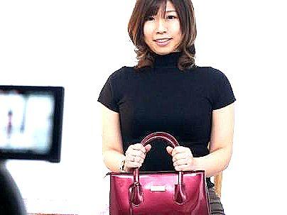 ＜初撮り＞「上品なのに・・潮吹くぞｗ！」清楚系美人奥さん！初撮りでマジイキ絶頂シチャウゾ潮吹くぞ(無料エロ動画)
