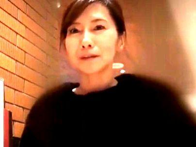 ＜おばさんナンパ＞「私でいいんですか？…♡！」街でゲットした美魔女おばさん！恥じらうカラダを集中愛撫してやるぞ！