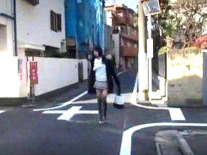＜妻の妹＞「ダメなの…！」スレンダー細見妻の妹！バレないようにエロ交尾シチャウゾ(無料エロ動画)