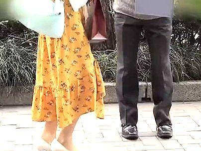 ＜一流のおば様ナンパ＞「え？コレからですか？！」上品できれいな奥さんゲッツ！なし崩し的エロ交尾すっぞ(無料エロ動画)