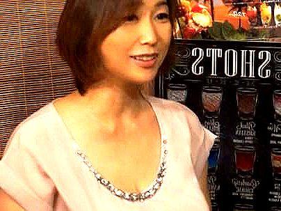 ＜相席居酒屋＞「私でいいの…♡！」誘われてその気なったオバサン熟女！ハメ撮り性交楽しんじゃうぞ(無料エロ動画)