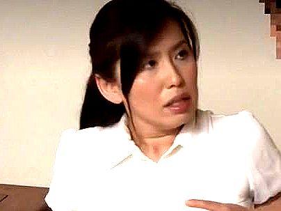 ＜家庭教師！＞「もっとして…」ぽっちゃり巨乳おっぱい美魔女オバサン家庭教師！生徒と禁断セックスに(無料エロ動画)