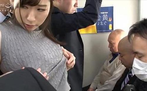 『痴漢しないでぇ、私おばさんなのよ…！』【人妻】ゴミカス強姦魔にチンポで膣奥ガン突きされてイキまくりな熟女！《レイプ》