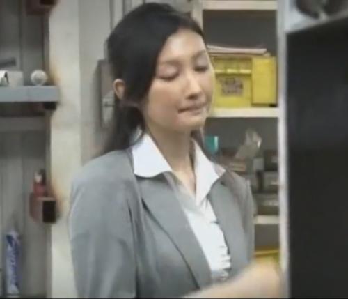 【OL】本社勤務のプライドの高い生意気女が低所得層の汚い現場作業員に好き放題されちゃう！