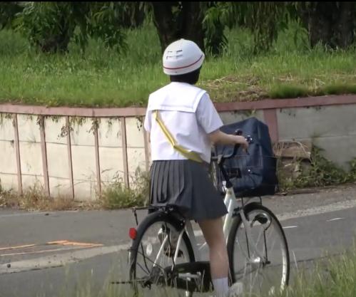 【JK】田舎道を一人で下校中のヘルメット女子を車に連れ込んで拉致！世間知らずのロリ少女ちゃんが男たちにガチ陵辱で悶絶