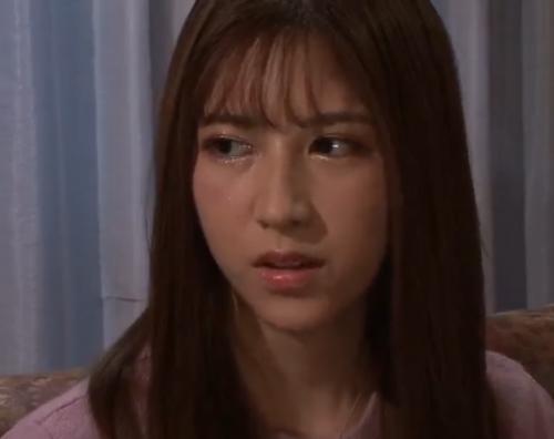 【人妻】同居する義父に突然襲われてしまった妻、抵抗していたけど極太チンポに快楽落ちして何度もイカされちゃう