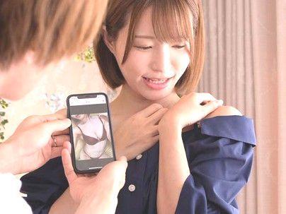 ＜裏垢女子＞「SNSで裸を晒してるぞ！」承認欲求強めな美人OL！なし崩し的エロ行為持ち込んじゃうぞ(無料エロ動画)