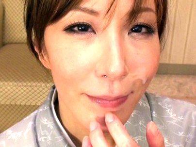 ＜妖艶美魔女！＞「ｈしたいの…♡」色気半端ないドM熟女！ノーパン・ノーブラ着物姿でエロ交尾がたまんね～ゾ(無料エロ動画)