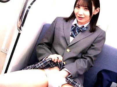 ＜最終電車＞「なんじゃ？この子！！」痴女とまさかの2人きり！パンチラしてくる小悪魔女子とやっちゃうぞ(無料エロ動画)