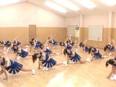 ＜ムレムレチアガール＞「このバス、最高でしょｗ！」満員バスでまさかのエロ行為！オチンポフル勃起させっぞ(無料エロ動画)