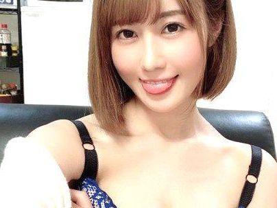 ＜素人女子＞「ルックス最高でしょｗW！！」滅茶苦茶可愛い女子！コスプレ姿でがちセックスに(無料エロ動画)