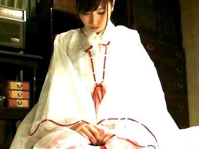 ≪美少女×近親相姦≫【媚薬を飲まされ…】スレンダー美乳おっぱい女子！儀式で近親相姦持ち込まれるぞ(無料エロ動画)