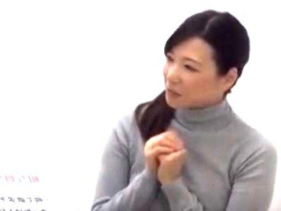 ＜モニタリング＞「優しいババア、ｗＷ！」旦那では満足できない奥さん！デカチン童貞大学生と楽しんじゃう(無料エロ動画)