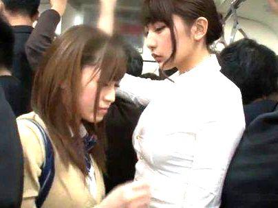 ＜長身美女！＞「駄目なの…こんなこと・・」電車で巨乳おっぱいお姉さんに媚薬で・・・レズビアン行為シチャウゾ！
