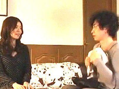 ＜本能むき出し＞「昼下がり妻がよ～！」淫乱奥さんが下半身うずいて・・夫の後輩とやっちゃうぞ(無料エロ動画)