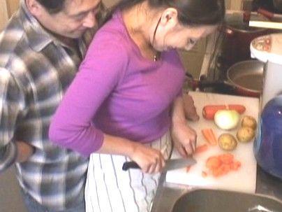 ＜家政婦！＞「ちょっと、くっつきすぎです…」巨乳おっぱい家政婦ちゃん！俺チンポでねじ伏せてみるぞ(アダルト動画)