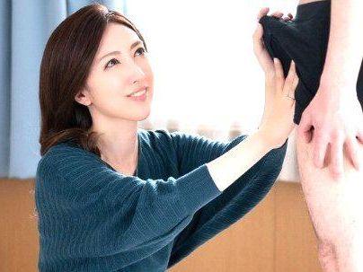 ＜人妻熟女＞「最高の筆下ろししちゃう！」おばさんと生じゃって？童貞君最高の性交シチャウゾ(無料エロ動画)