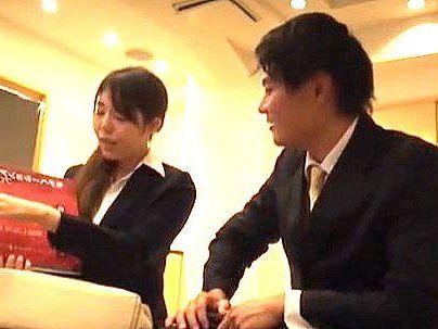 ＜モニタリング＞「恥ずかしいね…♡」人妻OLと男子社員とラブホテルで2人っきり！エロ企画でエロ行為にナル(無料エロ動画)