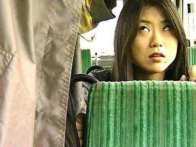 ＜ヘンリー塚本＞「バスで女を探す！」昭和のエロドラマレズ行為で盛り上がる人妻がこちら↓↓(無料エロ動画)