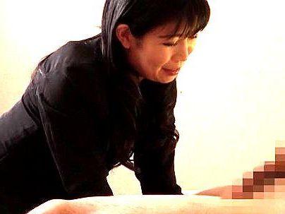 ＜未亡人＞「四十路？まじか？！」色気たっぷりの美魔女オバサン！熟女デリヘル最高だぞ(アダルト動画)