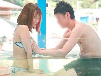 ＜マジックミラー号＞「恥ずかしいの…！」海水浴場で見つけた初対面男女が素股マッサージ！流れでガチｓｅｘ発展しちゃう！