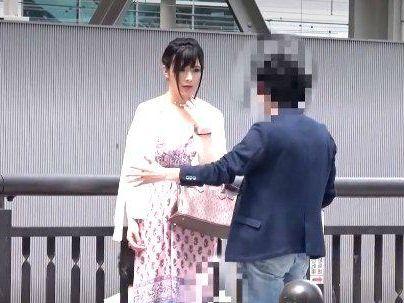 ＜マジックミラー号＞「え？これからですか？！」先っぽ3cmだけを挿入する企画！爆乳奥さんがガチセックス潮ふきしちゃうぞ！