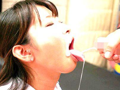 ＜ヤリマン美少女！＞「もっと出して…♡」クッソ可愛いのに淫乱痴女な同級生！オチンポ刺激してっゾ(アダルト動画)