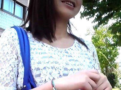 ＜素人ナンパ！＞「いいのこれ・・♡」巨乳おっぱいシロウト女子！逆転ミラー号で童貞君筆おろしシテクレチャウ！