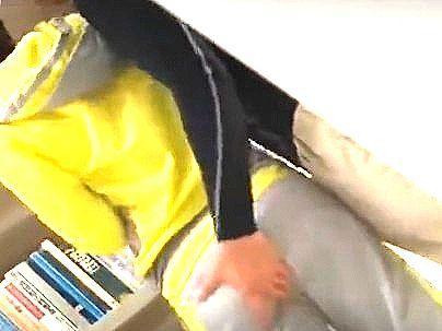 ＜図書館！＞「ヤメテクダサイ…ｲﾔです…」愛液が溢れ出す敏感娘！痴漢師の餌食になるぞ(アダルト動画)