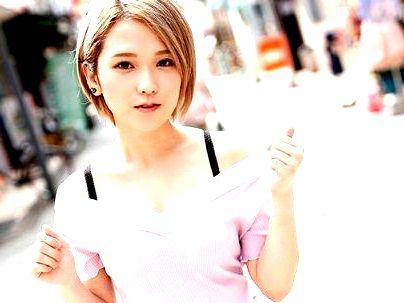 ＜乱交！＞「私とｈしよ…♡」ショートカット美乳おっぱい女子！大勢の男と乱交セックスしちゃう(無料エロ動画)