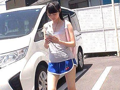 ＜素人ナンパ！＞「まじかよ？ウソだろ？」ノーブラで過ごす貧乳女子！ゲットして乱交ファック余裕でやれちゃう(アダルト動画)