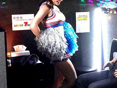 ＜ピンサロ嬢＞「最高すぎるぞｗ！」チアガールコスプレ姿とかたまんね～ぞ！しかも本番ｓｅｘシチャウゾ(無料エロ動画)
