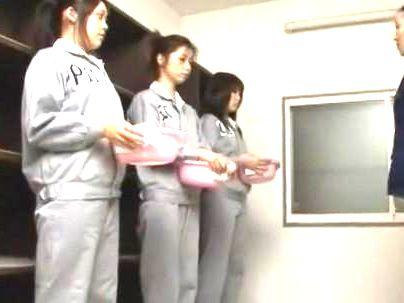 ≪レズ×いじめ≫【やめてください…】刑務所のオンナノコたち！レズ行為でいじめヤラレマクリになっちゃう(無料エロ動画)