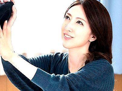 ＜美魔女！＞「四十路？エッロｗ！」上品な感じの美魔女奥さん！童貞君相手にエロ行為しちゃうゾ！！(アダルト動画)