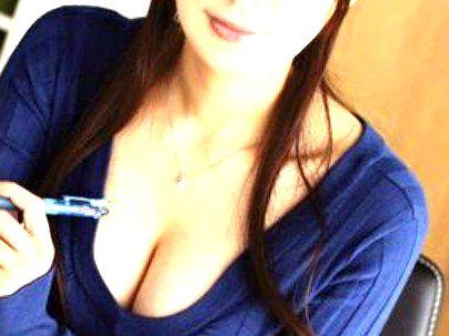 ＜家庭教師＞「谷間に・・うもれたいｗＷ！」近所に住む人妻家庭教師！最高の授業にはまっちゃうぞ(無料エロ動画)
