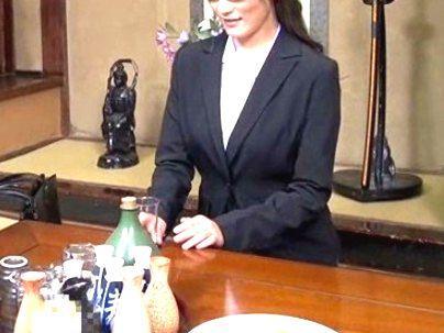 ＜美人んOL！＞「酔っちゃた…♡」清楚系美人OL！自宅飲みで酔ってガチｓｅｘおっぱじめちゃうぞ(アダルト動画)