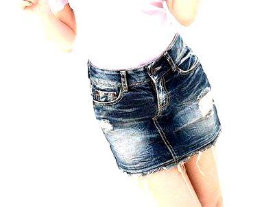 ＜中出し性交＞「ヤバイだろｗW！」スレンダー美乳おっぱい可愛い金髪女子！K円寺北口の男性と乱交セックスに(無料エロ動画)