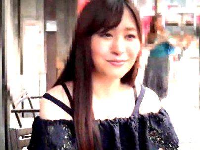＜ハメ撮り！＞「上品でしょｗｗ！」清楚系可愛い素人女子！口説かれてハメ撮りがちセックスもだえ感じる(無料エロ動画)