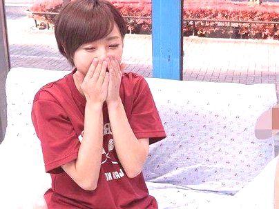 ＜マジックミラー号＞「え？イキナリ？見せちゃうんですか？！」体育大学の女子生徒！ＭM号で童貞オナニーお手伝いしちゃう！