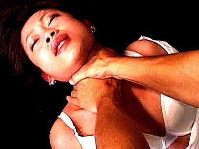 ＜肉便器調教！＞「助けてください…」色っぽい感じの美人お姉さん！首絞め調教ファックで犯されレイプされっぞ！！