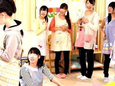 ＜保育士＞「欲求不満のヤリマンだったｗ！」姉が働く保育園に行ったら・・まさかのハーレム状態にシテクレチャウ！