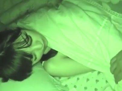 ＜妹ちゃん！＞「ヒヒヒ・・よく眠ってるぞｗ！」兄貴暴走モード突入！可愛い、可愛い、妹を睡眠レイプすっぞ！！