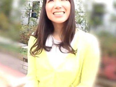 ＜ヤリたい人妻＞「三十路、エッロｗW！」清楚な美人奥さん！童貞チンポ筆おろしシテクレチャウ(無料エロ動画)