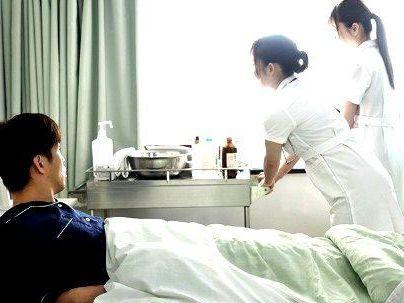 ＜淫語クリニック＞「はじめますね…♡！」身動きできない患者様を狙う！痴女ナースがマジでヤバすぎた件(アダルト動画)