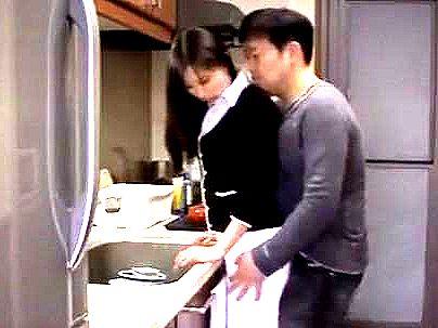 ＜通野未帆！＞「我慢できない…」スレンダー美乳おっぱい美人奥さん人妻ママ！禁断セックス発展シチャウゾ(無料エロ動画)