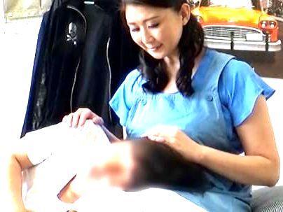 巷で噂の「おばさんレンタル」【ルックス最高でしょｗW！】上品な感じの美人奥さん！なし崩し的エロ行為に持ち込まれた！