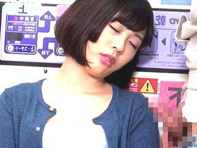 ＜居眠り女子！＞「無防備パンチラ？やっちゃうよｗ！」スレンダー美乳おっぱい無防備パンチラ女子！なし崩し的にエロ行為に！！