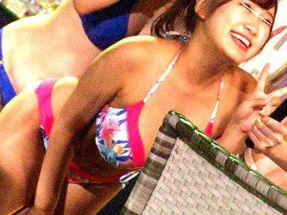 ＜痴●＞「ナイトプールで・・ターゲートみっけＷ！」ビキニ女子！エロ体！ガマンデキナイの痴漢行為してくっぞ！