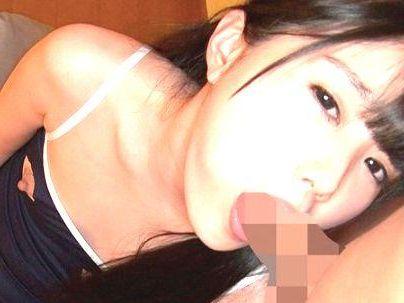 ＜貧乳美少女＞「かわええｗぞ！」スク水穴開けて楽しんじゃうぞ！とりあえず、しゃぶらせようか！(無料エロ動画)